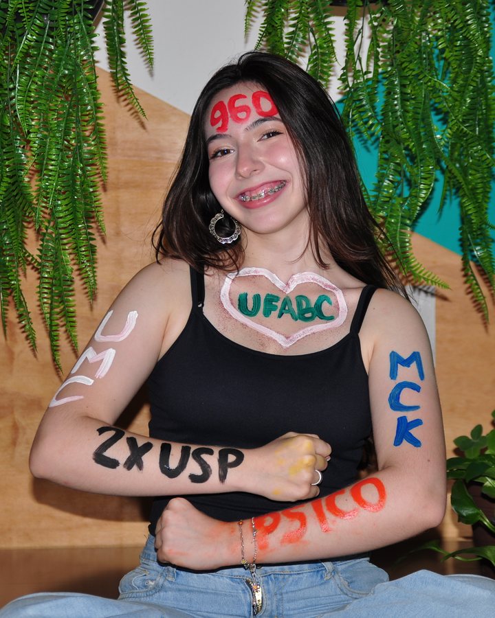 Aluna aprovada na USP e na UFABC, com 100% de bolsa no Mackenzie e redação 960