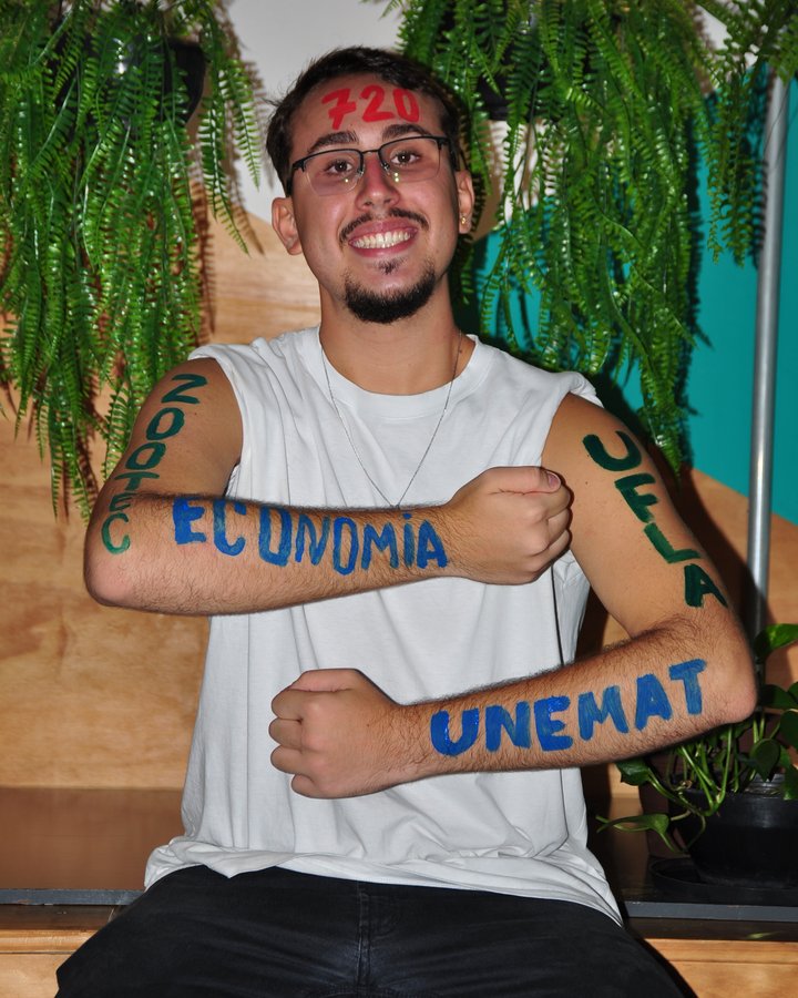 Aluno aprovado na UFLA e na UNEMAT, com redação 720